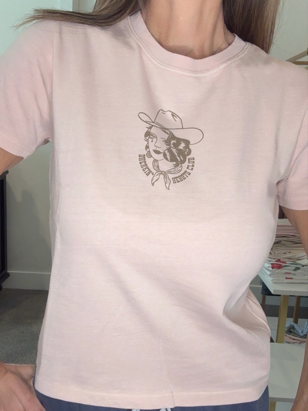 Women's Breakin heart Light Pink Graphic Cotton Tee Nectar